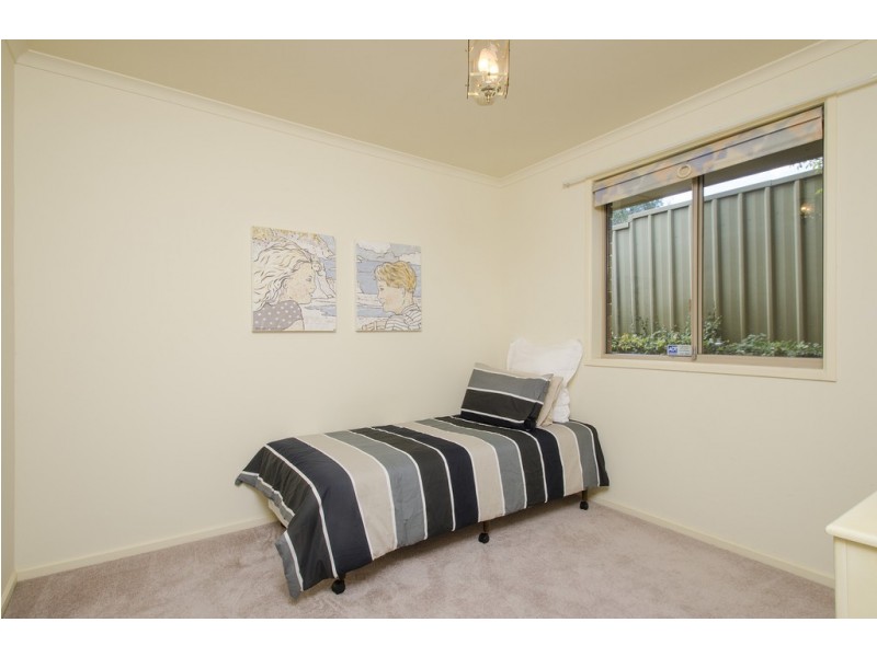 7 St Martins Ct, Woodcroft SA 5162