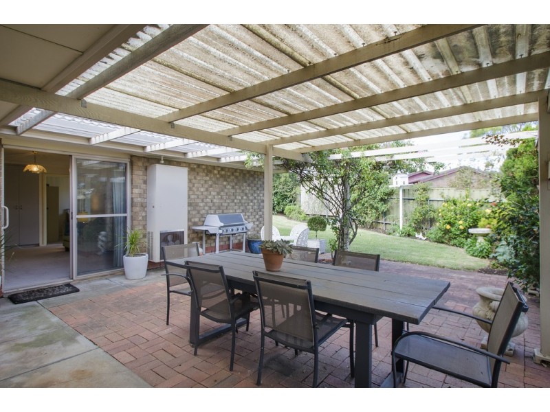 7 St Martins Ct, Woodcroft SA 5162