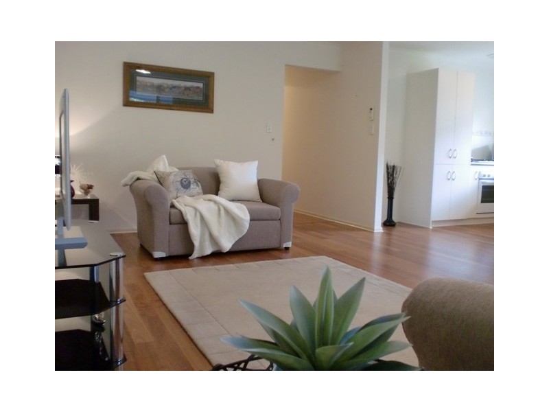 16 Nicholas Walk, Aberfoyle Park SA 5159