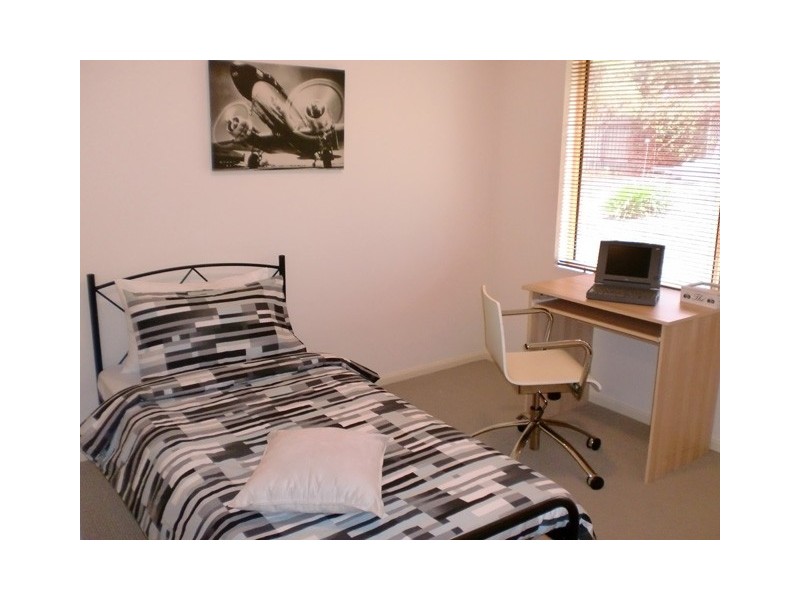 16 Nicholas Walk, Aberfoyle Park SA 5159