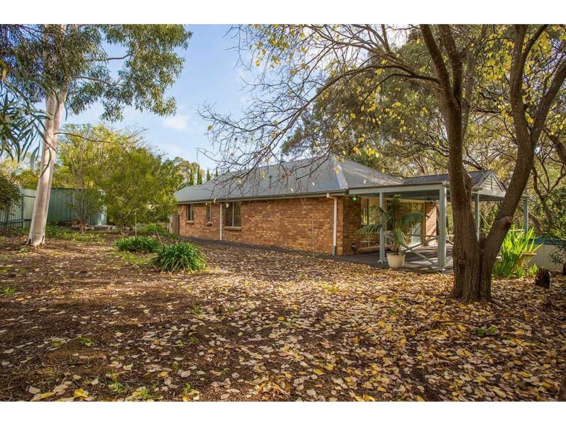16 Nicholas Walk, Aberfoyle Park SA 5159