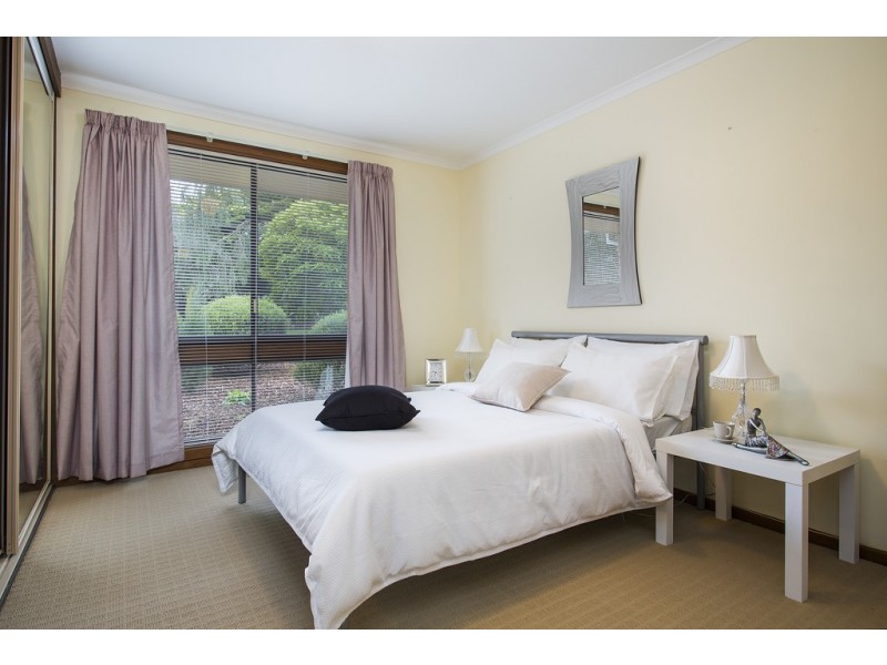 16 Dew Street, Aberfoyle Park SA 5159