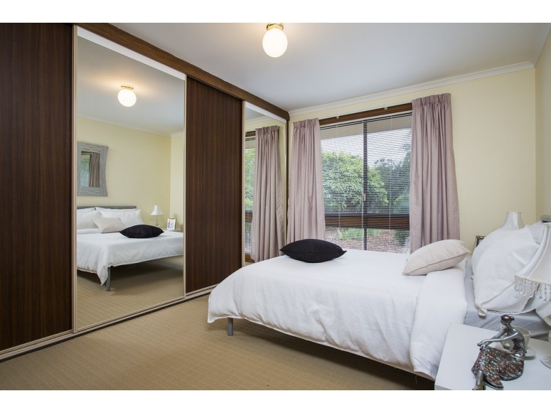 16 Dew Street, Aberfoyle Park SA 5159