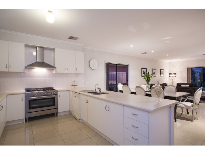 44 Tarranna Avenue, Park Holme SA 5043