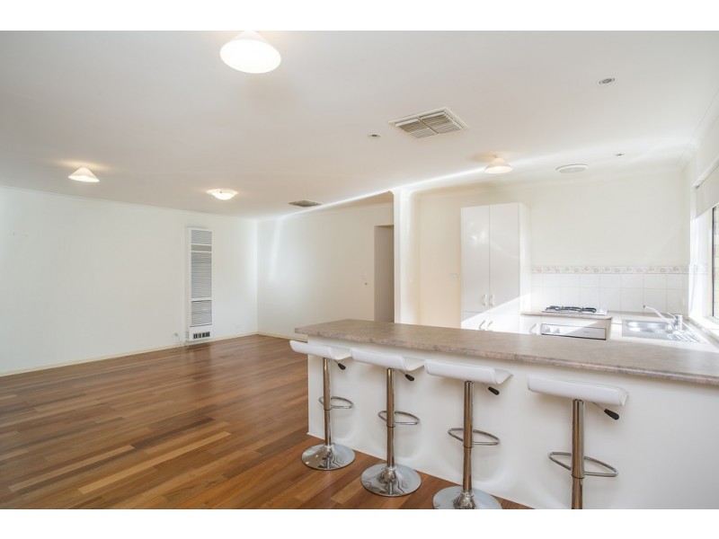 16 Nicholas Walk, Aberfoyle Park SA 5159