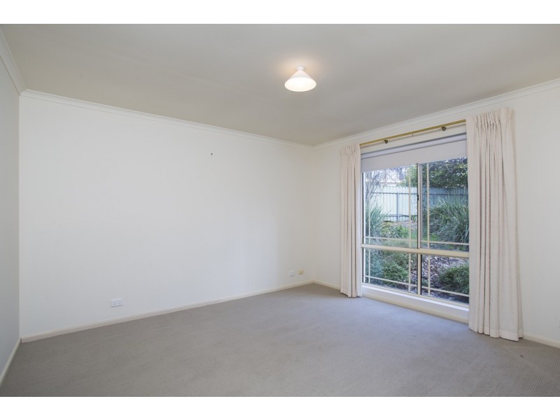 16 Nicholas Walk, Aberfoyle Park SA 5159