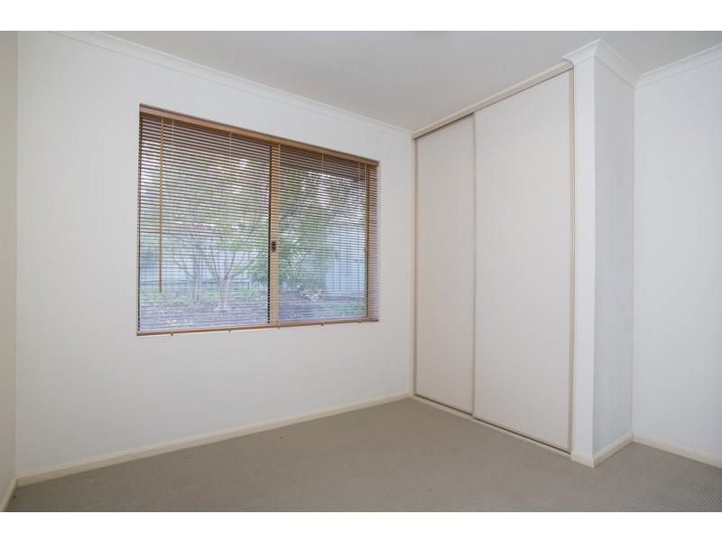 16 Nicholas Walk, Aberfoyle Park SA 5159