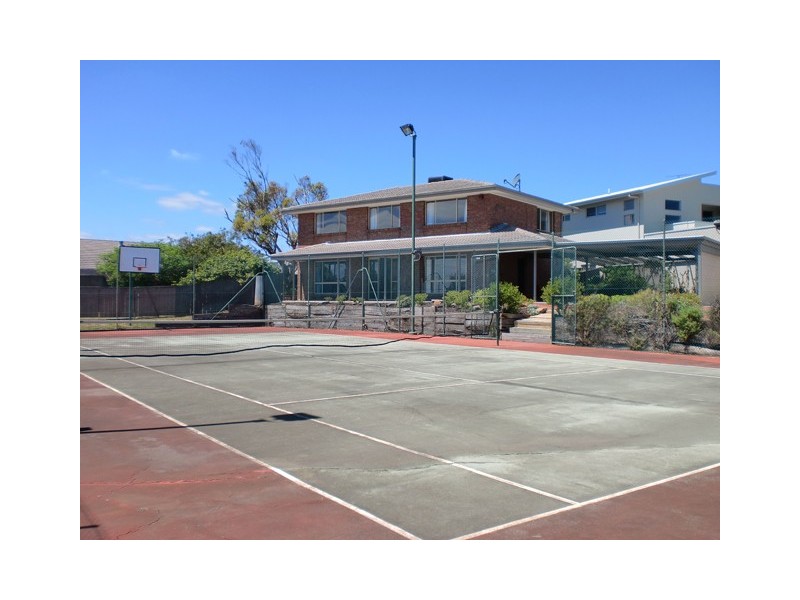 8 Commercial Road, Port Noarlunga South SA 5167