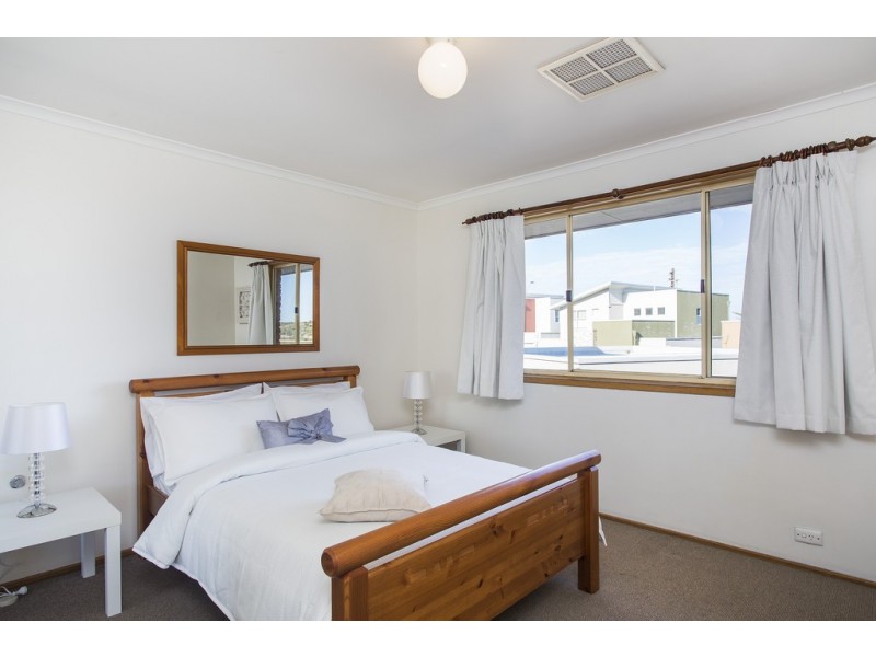 8 Commercial Road, Port Noarlunga South SA 5167