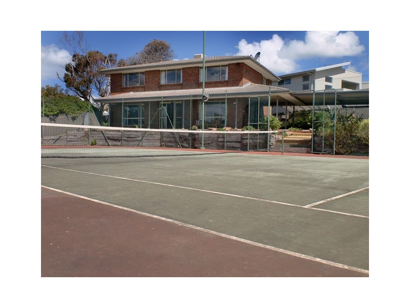 8 Commercial Road, Port Noarlunga South SA 5167