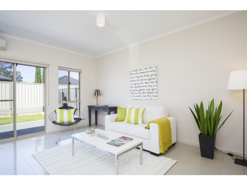 8 Edwards Ave, Park Holme SA 5043