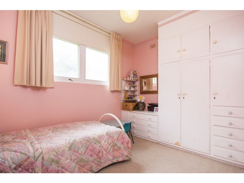 6 Hyland Ave, Darlington SA 5047