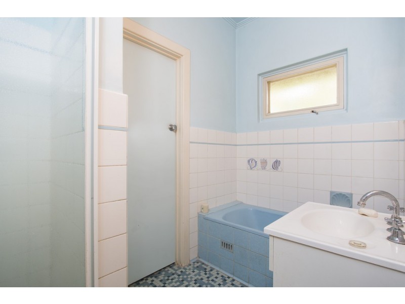 6 Hyland Ave, Darlington SA 5047