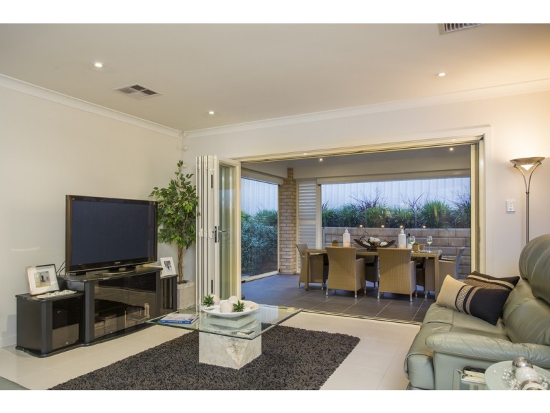 13 Manos Ct, Seacliff Park SA 5049