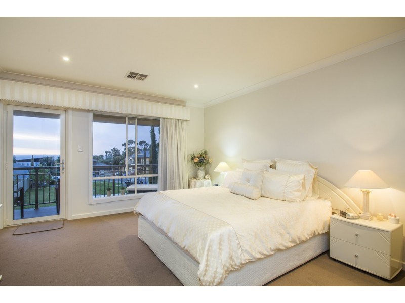 13 Manos Ct, Seacliff Park SA 5049