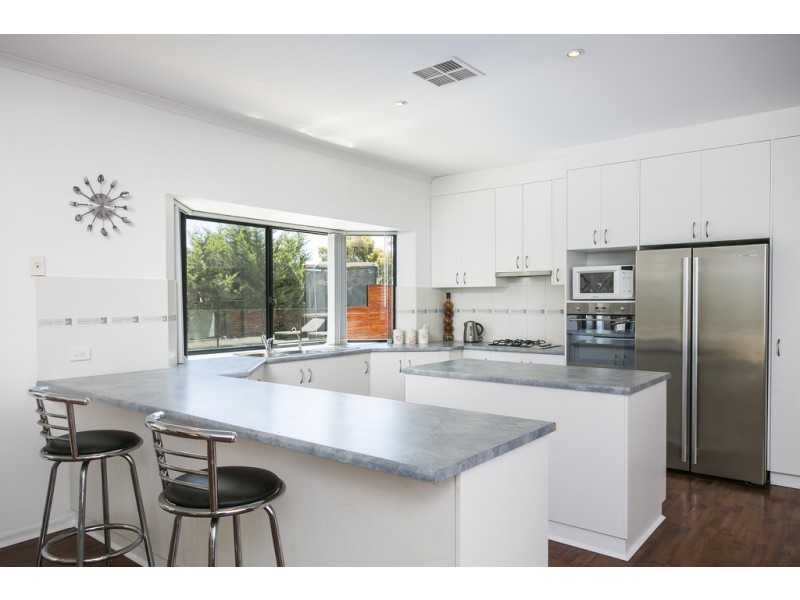 2 Sovereign Drive, Woodcroft SA 5162