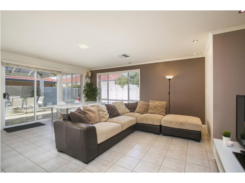 4 Sanderson Tce (Coventry Gardens Estate), Morphettville SA 5043