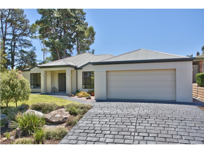 16 Walters Crescent, Aberfoyle Park SA 5159