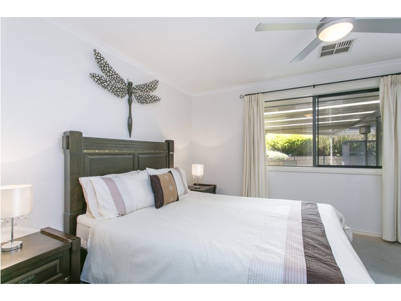 16 Walters Crescent, Aberfoyle Park SA 5159