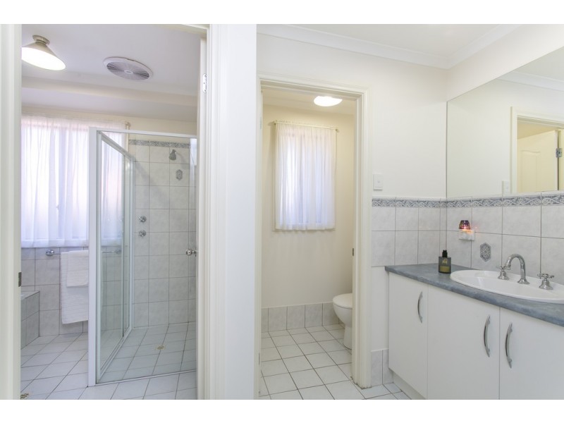 16 Walters Crescent, Aberfoyle Park SA 5159