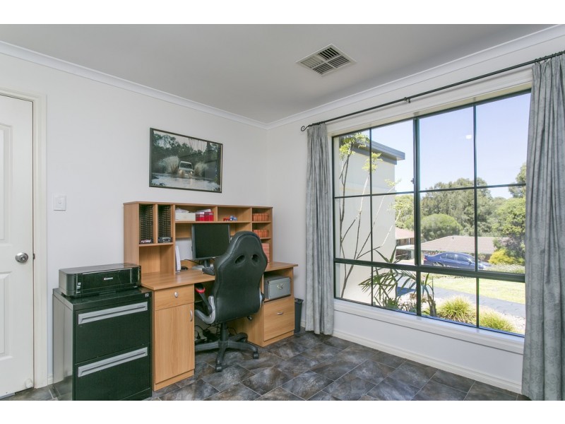 16 Walters Crescent, Aberfoyle Park SA 5159