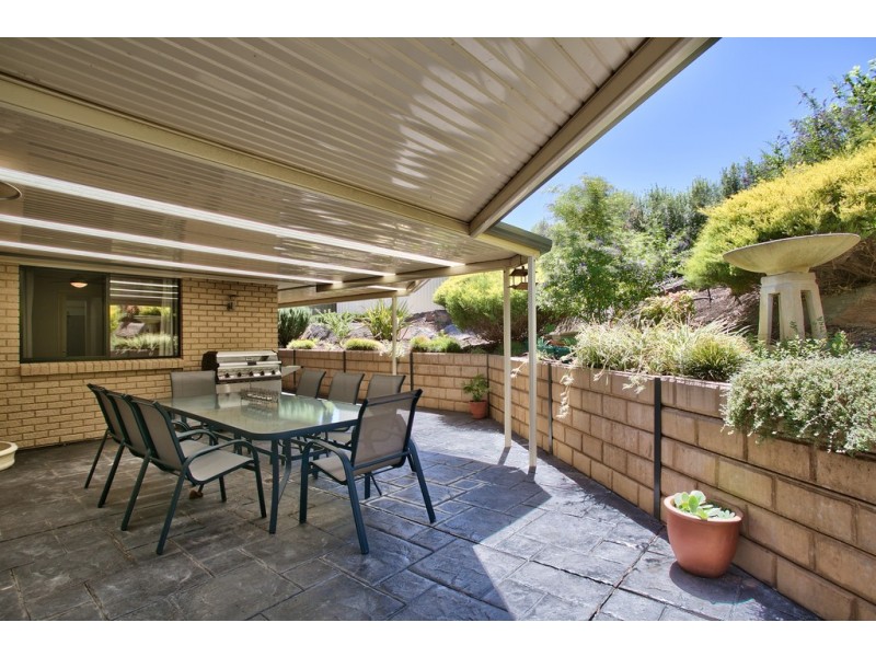 16 Walters Crescent, Aberfoyle Park SA 5159