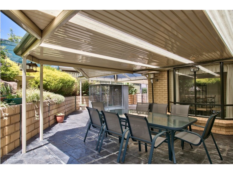 16 Walters Crescent, Aberfoyle Park SA 5159