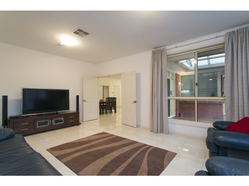 15 St Vincent Circuit, Sheidow Park SA 5158