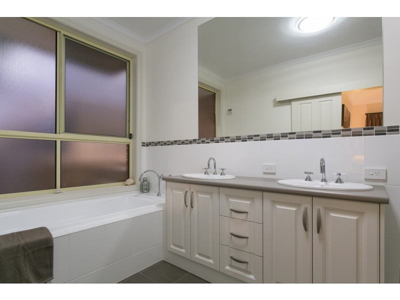 15 St Vincent Circuit, Sheidow Park SA 5158