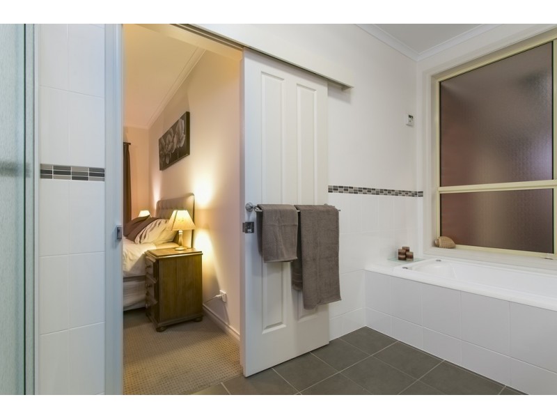 15 St Vincent Circuit, Sheidow Park SA 5158