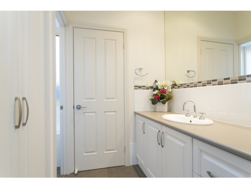 15 St Vincent Circuit, Sheidow Park SA 5158