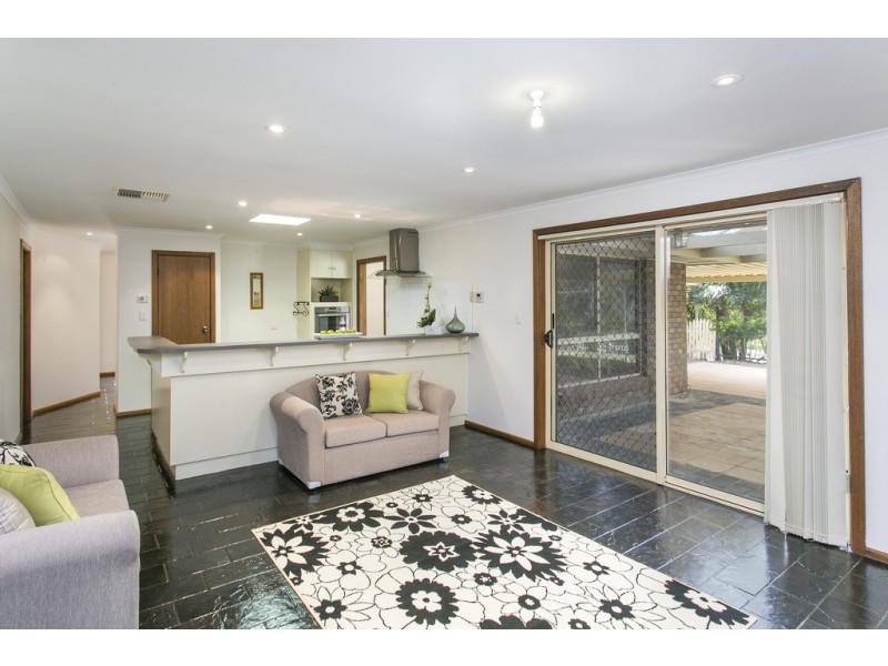 94 Fraser Avenue, Happy Valley SA 5159