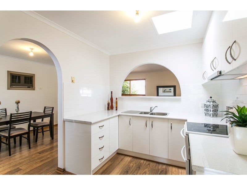 10 Paragon Avenue, Aberfoyle Park SA 5159