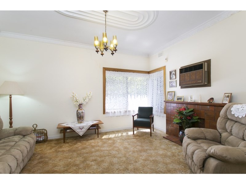 .9 Cowra Crescent, Park Holme SA 5043