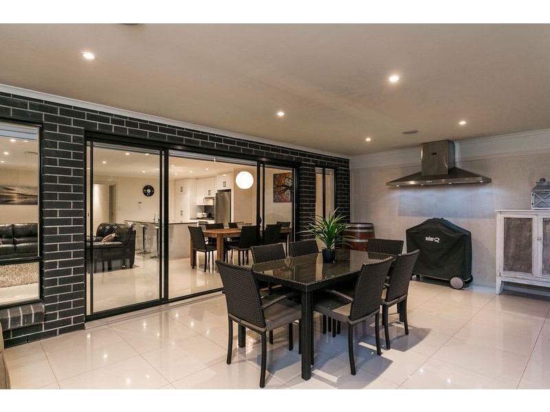 2 Davidson Avenue, Park Holme SA 5043