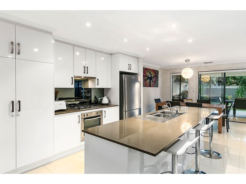 2 Davidson Avenue, Park Holme SA 5043