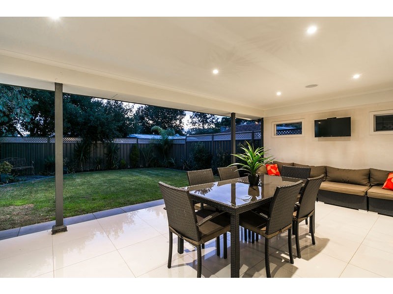 2 Davidson Avenue, Park Holme SA 5043