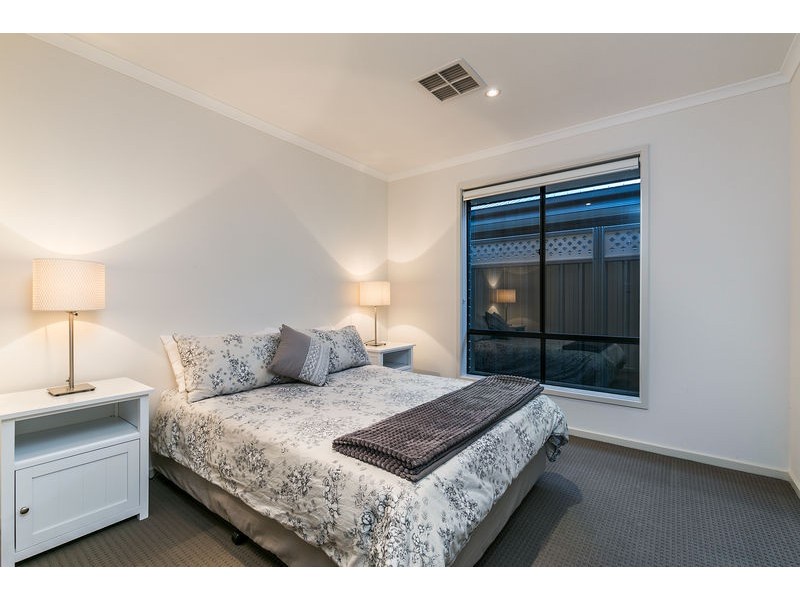 2 Davidson Avenue, Park Holme SA 5043