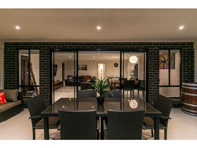 2 Davidson Avenue, Park Holme SA 5043