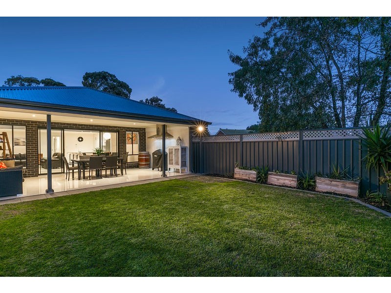 2 Davidson Avenue, Park Holme SA 5043