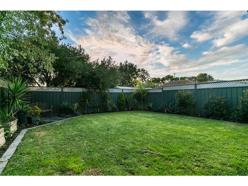 2 Davidson Avenue, Park Holme SA 5043