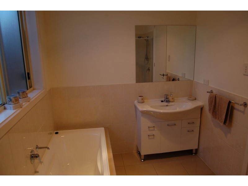 9C Renown Ave, Clovelly Park SA 5042