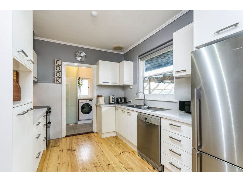 11. Sandison Avenue, Park Holme SA 5043