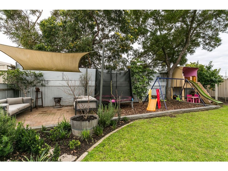 11. Sandison Avenue, Park Holme SA 5043