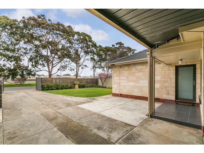 11. Sandison Avenue, Park Holme SA 5043