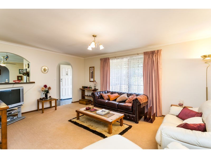 20 Garnet Crescent, Flagstaff Hill SA 5159