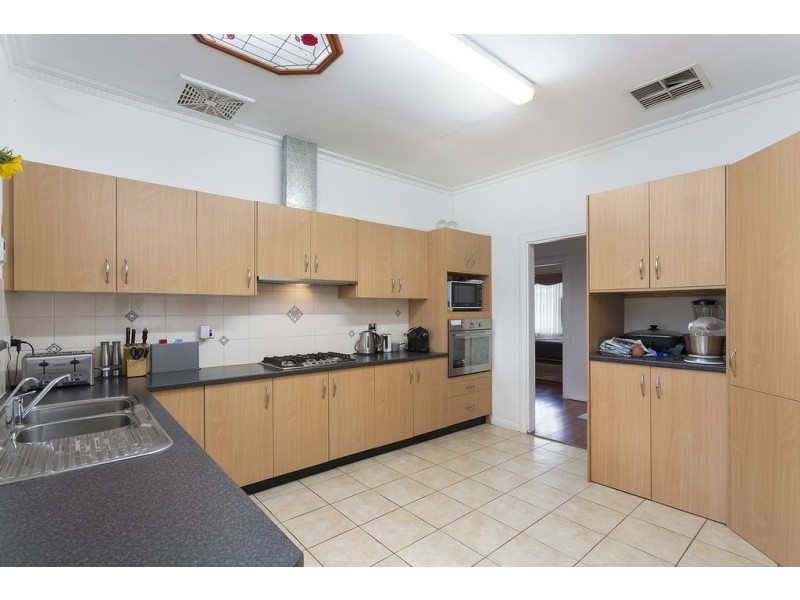 18 Tarranna Avenue, Park Holme SA 5043