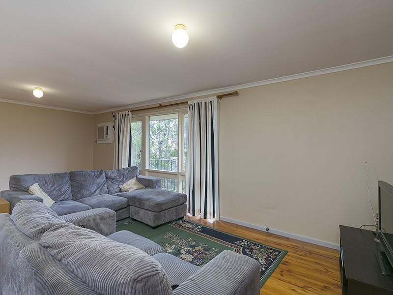 21 Amberleigh Cl, Christie Downs SA 5164