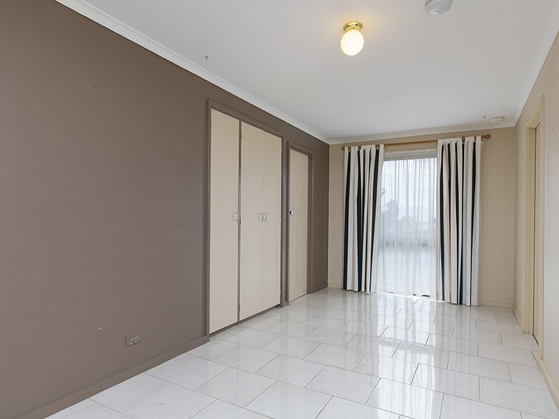 21 Amberleigh Cl, Christie Downs SA 5164