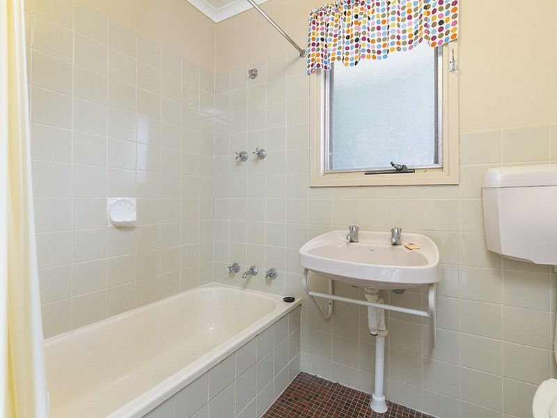 21 Amberleigh Cl, Christie Downs SA 5164